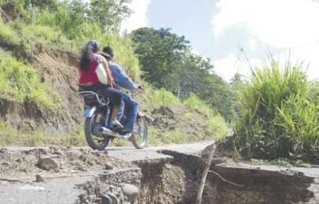 DEPLORAN  ABANDONO PRESENTA CARRETERA TURÍSTICA