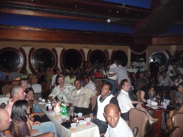 MAMBERA JULIANA OFRECE CONCIERTO EN OCEAN WORLD