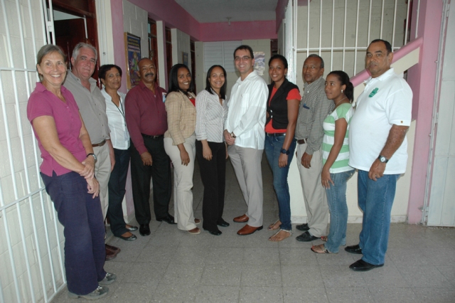 EMBAJADOR CANADA VISITA PROYECTO SOCIAL MAIS