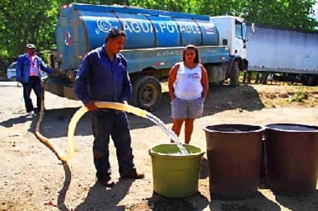 INICIAN CONSTRUCCIÓN ACUEDUCTO COMUNITARIO ZONA IMBERT