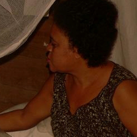 MADRE SOLTERA PIDE AYUDA COMBATIR CÁNCER MAMA