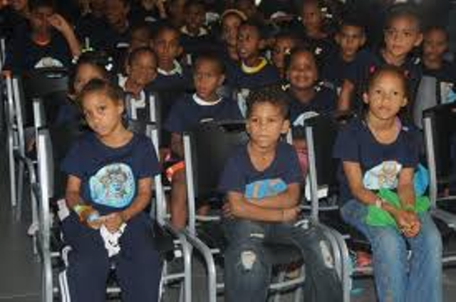 POLITUR APERTURA CAMPAMENTO INFANTIL VERANO