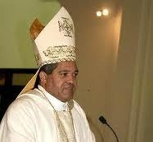 OBISPO CORNIELLE AMARO LLAMA JUVENTUD RECHAZAR DROGAS, ACTOS DELINCUENCIA