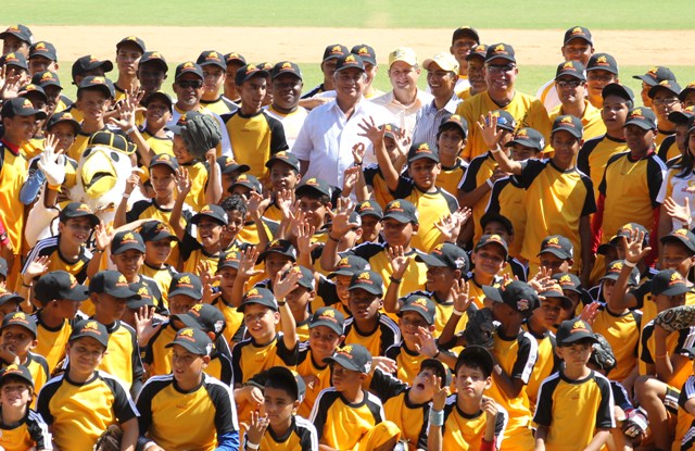 DECENAS NIÑOS PARTICIPAN CAMPAMENTO AGUILAS CIBAEÑAS