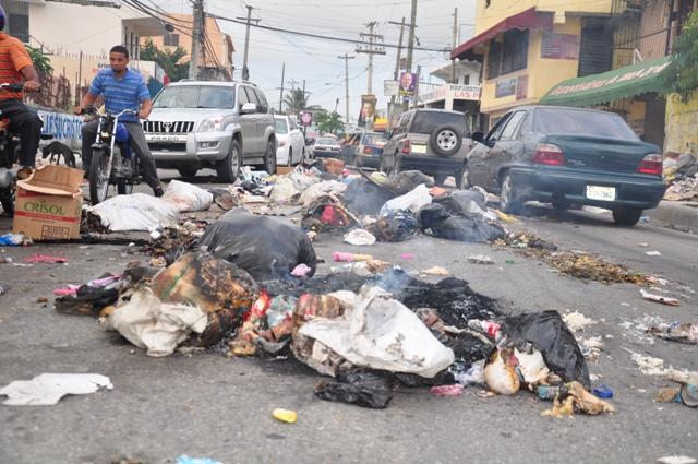 EMPRESA RESPONSABILIZA ALCALDE SUSPENDER RECOGIDA BASURA