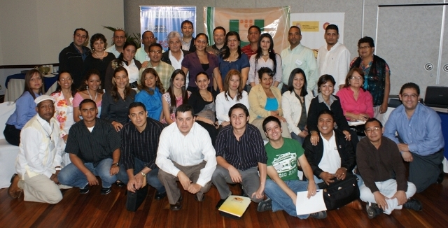 PERIODISTAS ACUERDAN FORTALECER REDES REGIONALES MUNICIPALES