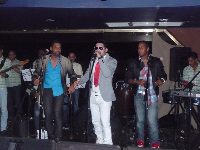 INICIA “VERANO HEMINGWAY´S” CON PRESENTACION DEL MERENGUERO RAFELY ROSARIO