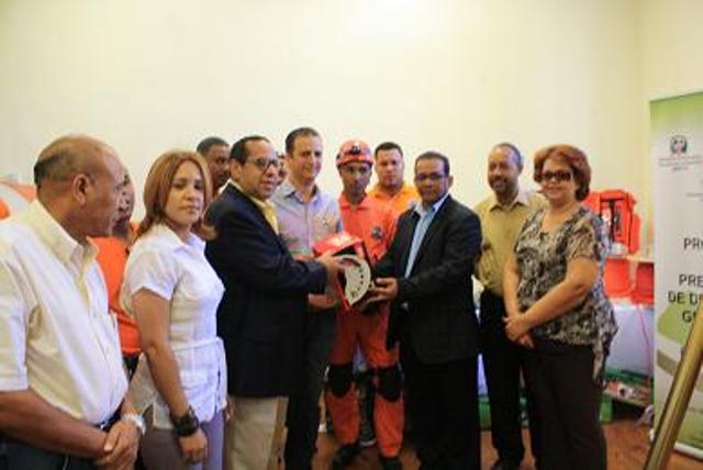 DOTAN NUEVOS EQUIPOS DEFENSA CIVIL PUERTO PLATA