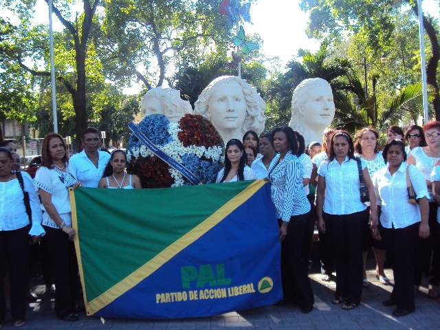 PAL RINDE TRIBUTO GRUPO MUJERES DOMINICANAS