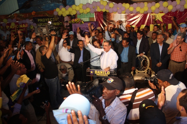 PRECANDIDATO PRESIDENCIAL DANILO MEDINA PROMETE DESARROLLAR POLO TURÍSTICO REGIÓN SUR
