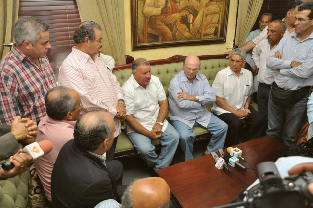 ALCALDE GILBERTO SERULLE EXPRESA ADMIRACIÓN  ELECTO  CANDIDATO PRD HIPÓLITO MEJÍA
