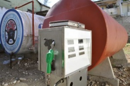 VENDEN GASOIL DIEZ PESOS MENOS ESTACIONES COMBUSTIBLES TRADICIONALES