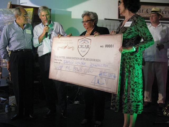CARIBBEAN CIGAR NIGHT BENEFICIA  CON CIEN MIL PESOS INSTITUCIÓN SOCIAL INTEGRACIÓN JUVENIL