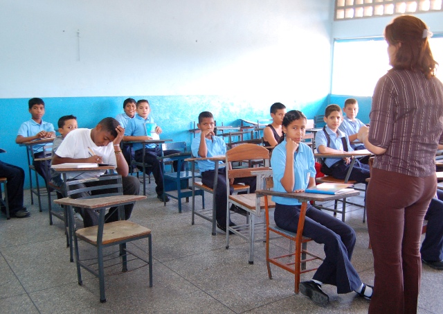 AUTORIDADES EDUCACIÓN PREOCUPADAS AUMENTOS LLAMADAS HACIA REPÚBLICA DOMINICANA