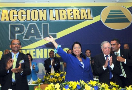 PAL MUESTRA OPOSICIÓN CONTRATO FIRMAN CONCEJALES SANTIAGO