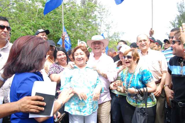 HIPÓLITO MEJÍA PROMETE IMPULSAR VALORES FOMENTEN UNIDAD FAMILIAS DOMINICANAS