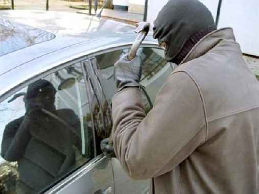 APRESAN BANDA HISPANOS ROBABA AUTOS DE LUJO EN NEW YORK