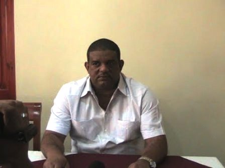DESCONOCIDOS DISPARAN CONTRA ALCALDE MONTECRISTI