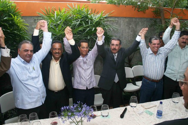 SENADOR VARGAS RESALTA APOYO LEGISLADORES PELEDEÍSTA DANILO MEDINA