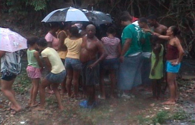HALLAN FLOTANDO FETO  RÍO COMUNIDAD SOSÚA