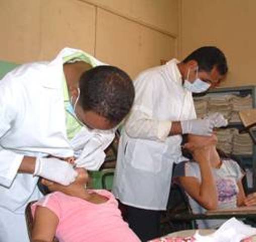 REALIZAN OPERATIVO GRATUITO SALUD BUCAL