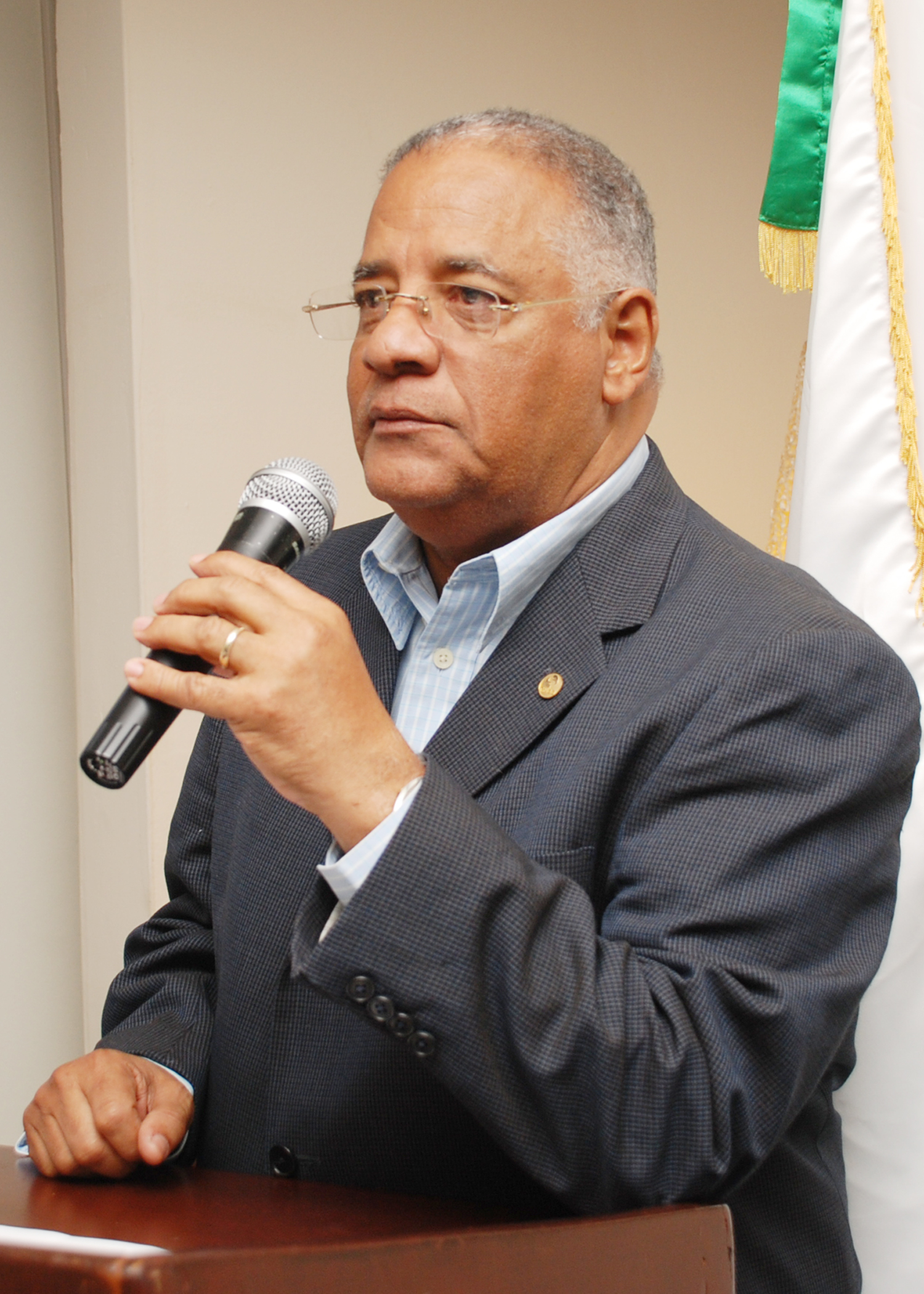 GERENTE CNSS FAVORECE DIALOGO INICIO ATENCIÓN PRIMARIA