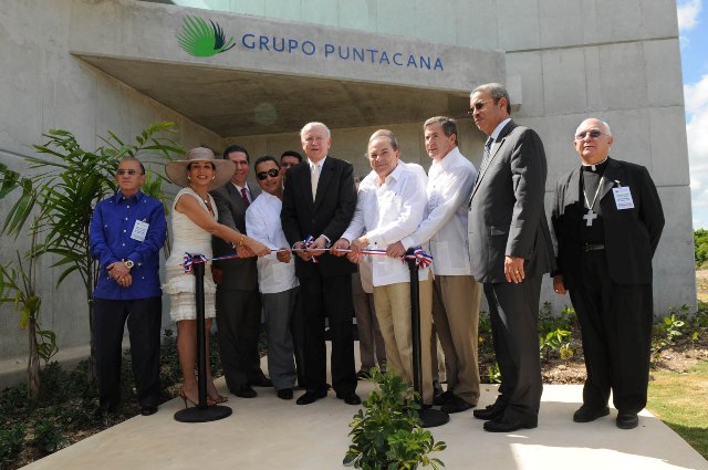 GRUPO PUNTA CANA INAUGURA PISTA, TORRE CONTROL