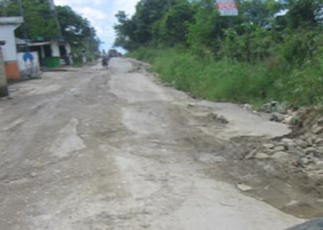 GOBIERNO DEJA MEDIO CONSTRUIR CALLES MUNICIPIO LUPERÒN