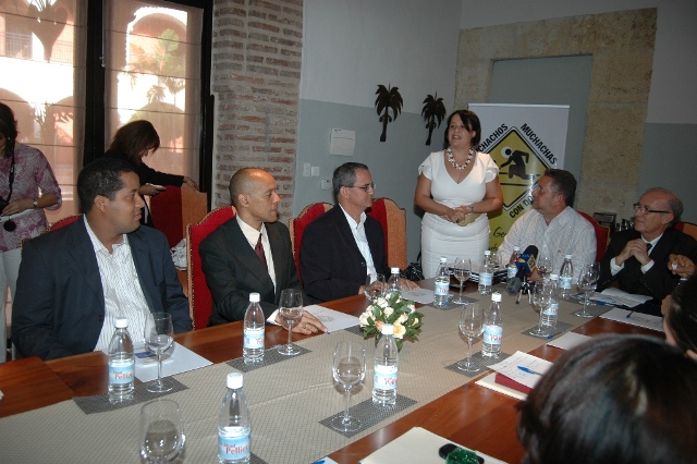 ASOCIACIÓN HOTELES SANTO DOMINGO FIRMA ACUERDO
