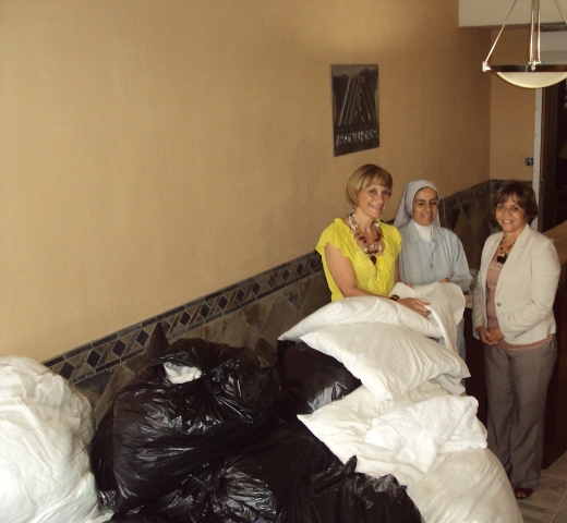 DAMAS ASONAHORES DONAN ROPAS BLANCAS INSTITUCIONES RELIGIOSAS 