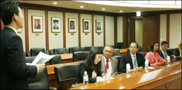 BUSCAN INCREMENTAR COMERCIO COREA DEL SUR