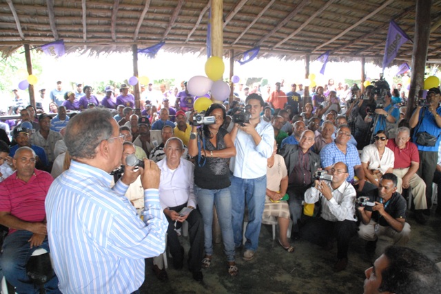 DANILO RECIBE APOYO EN PUERTO PLATA
