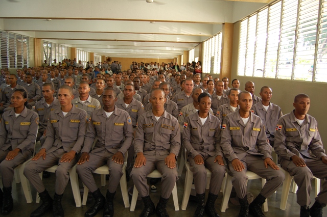 GRADÚAN GRUPO NUEVOS AGENTES EN SANTIAGO