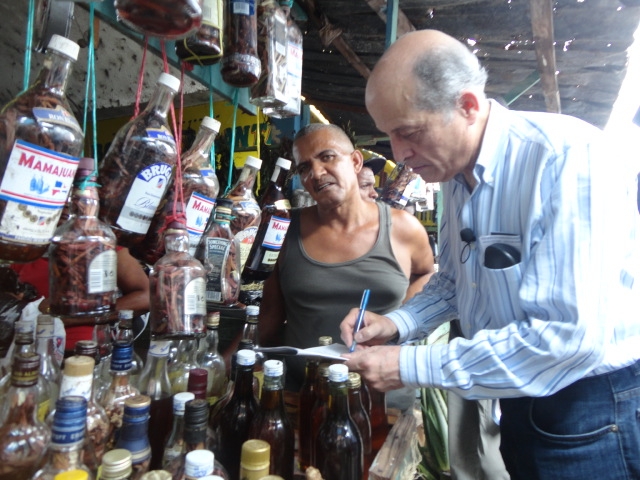MAX PUIG DESARROLLARÁ POLÍTICA FAVORECEN MERCADOS PÚBLICOS