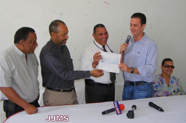 ALCALDÍA ENTREGA DONATIVOS CDP, SNTP; AYUDAS LLEGAN OTRAS INSTITUCIONES 
