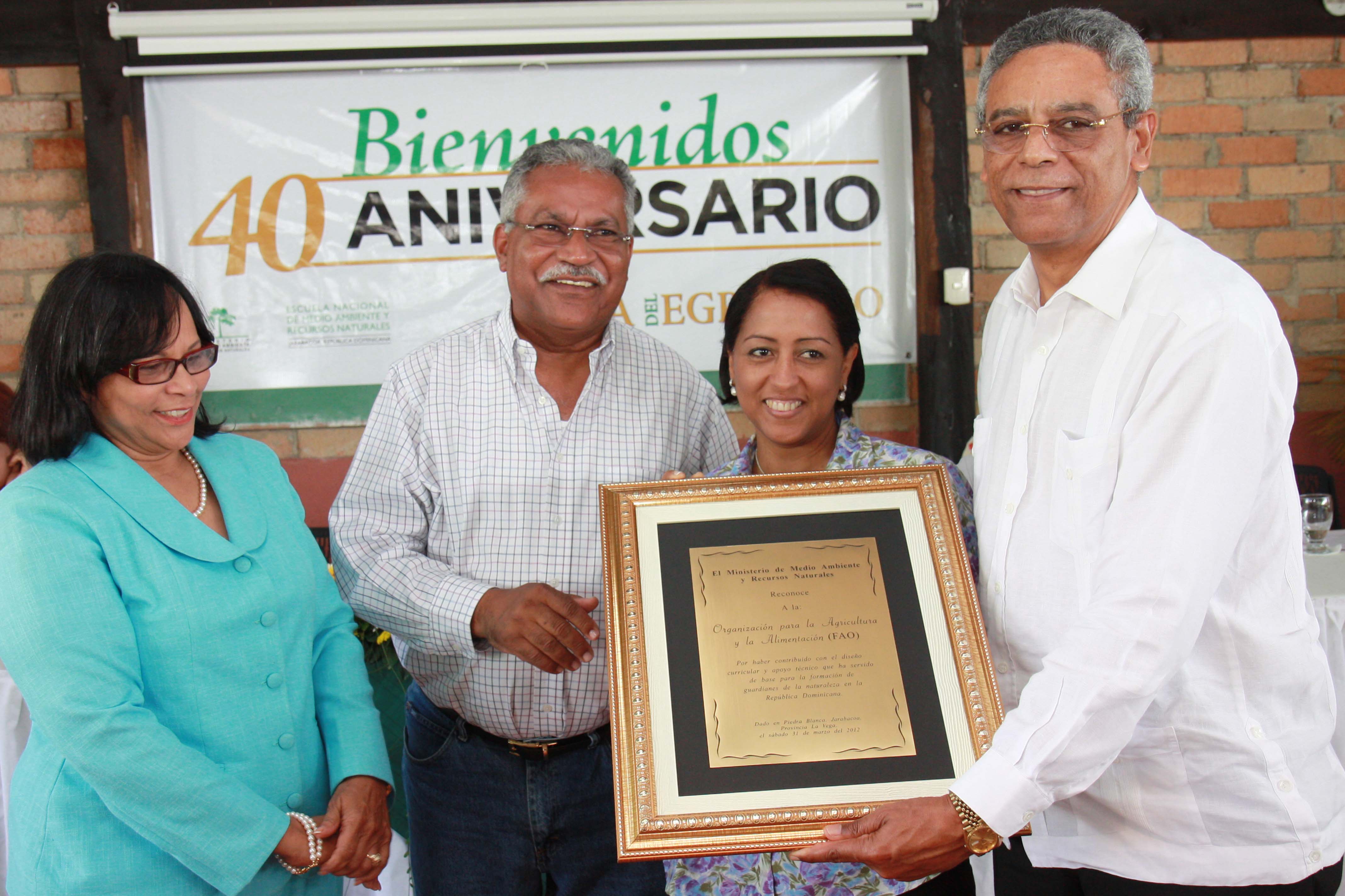 ESCUELA NACIONAL MEDIO AMBIENTE CELEBRA ANIVERSARIO PRIMERA PROMOCIÓN