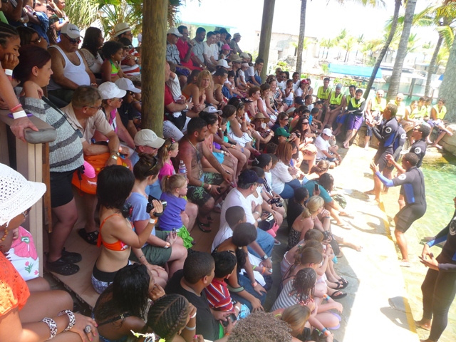 OCEAN WORLD RECIBIO VACACIONISTAS EN SEMANA SANTA