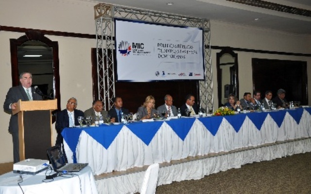 MINISTRO INDUSTRIA Y COMERCIO ABOGA CALIDAD PRODUCTOS CRIOLLOS