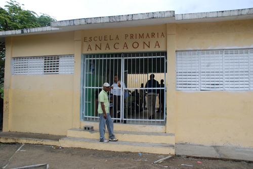 ENTRA ETAPA FINAL RECONSTRUCCIÓN ESCUELA ANACAONA DISTRITO MAIMÓN