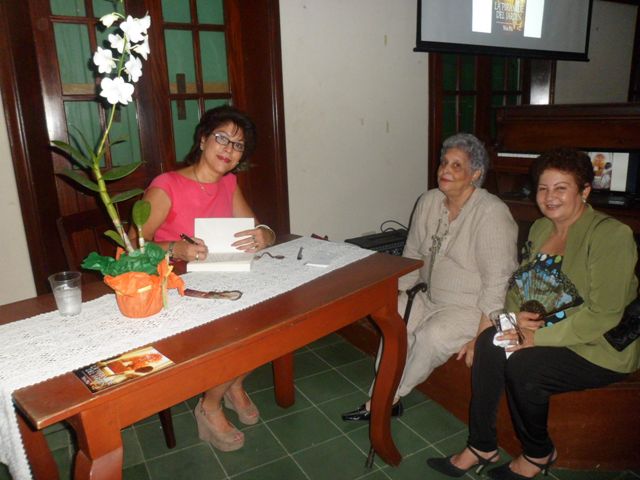 YIRA PIA PONE A CIRCULAR EN PUERTO PLATA NOVELA “LA PIRAMIDE DEL JARDIN”