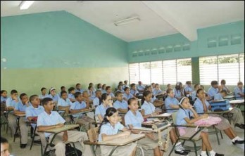 484 centros escolares  albergarán 80 mil estudiantes puertoplateños