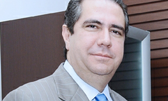 Ministro turismo integra comisión ventanilla única inversión inmobiliaria
