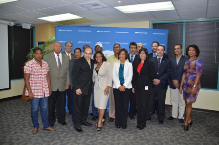 AMCHAMDR Entrega Donaciones Proyectos Comunitarios 