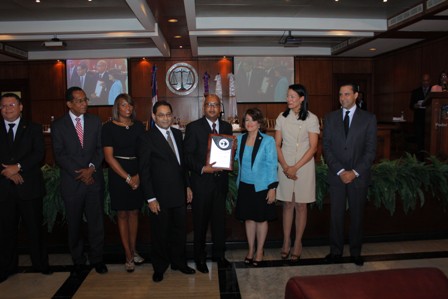 Defensor público gana premio del año