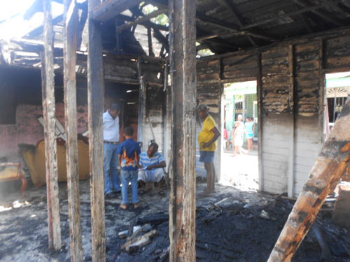 Cuatro familias afectadas por incendio en San Marcos claman por ayuda
