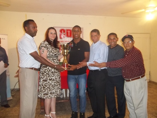 Club Deportivo Fantástico realiza premiación atletas más destacados