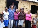 Gobernadora entrega viviendas construidas a cuatro familias afectadas por siniestro
