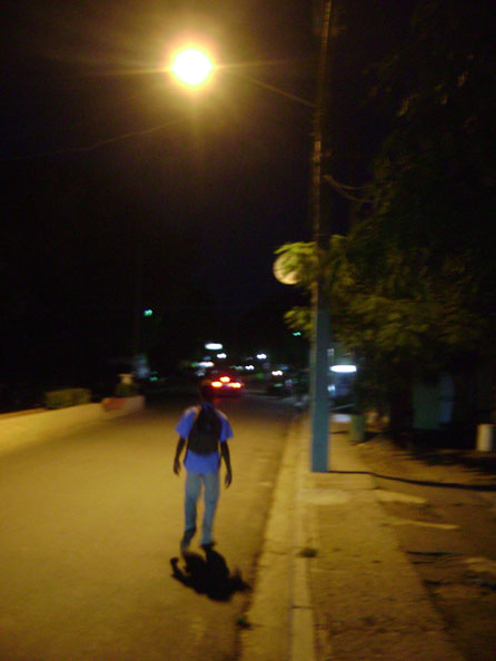 ILUMINAN CALLES, AVENIDAS ESTAN OBSCURA PUERTO PLATA