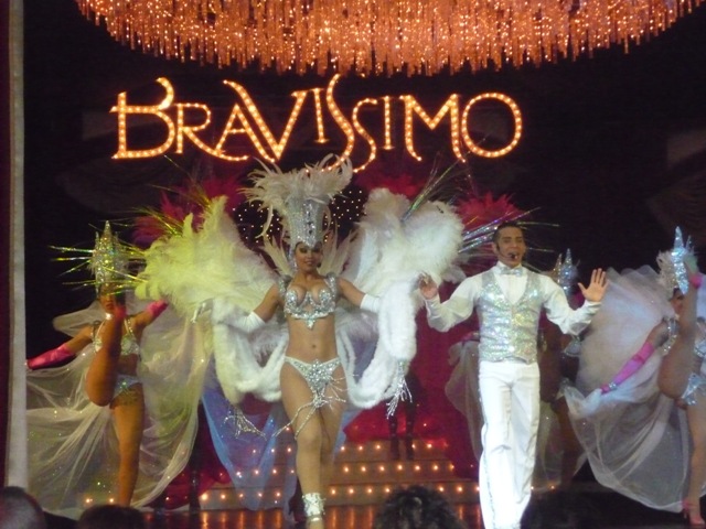 INTRODUCEN INNOVACIONES SHOW BRAVÍSIMO PRESENTAN OCEAN WORLD