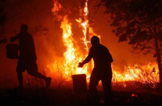 INCENDIO CONSUME VIVIENDAS SECTOR ENSANCHE MIRAMAR